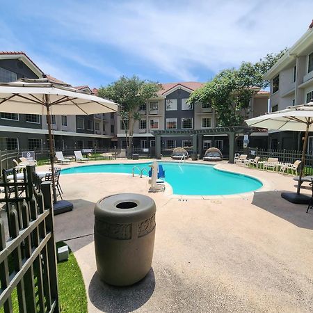 La Quinta By Wyndham Dallas - Addison Galleria Eksteriør billede