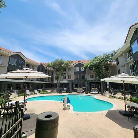 La Quinta By Wyndham Dallas - Addison Galleria Eksteriør billede