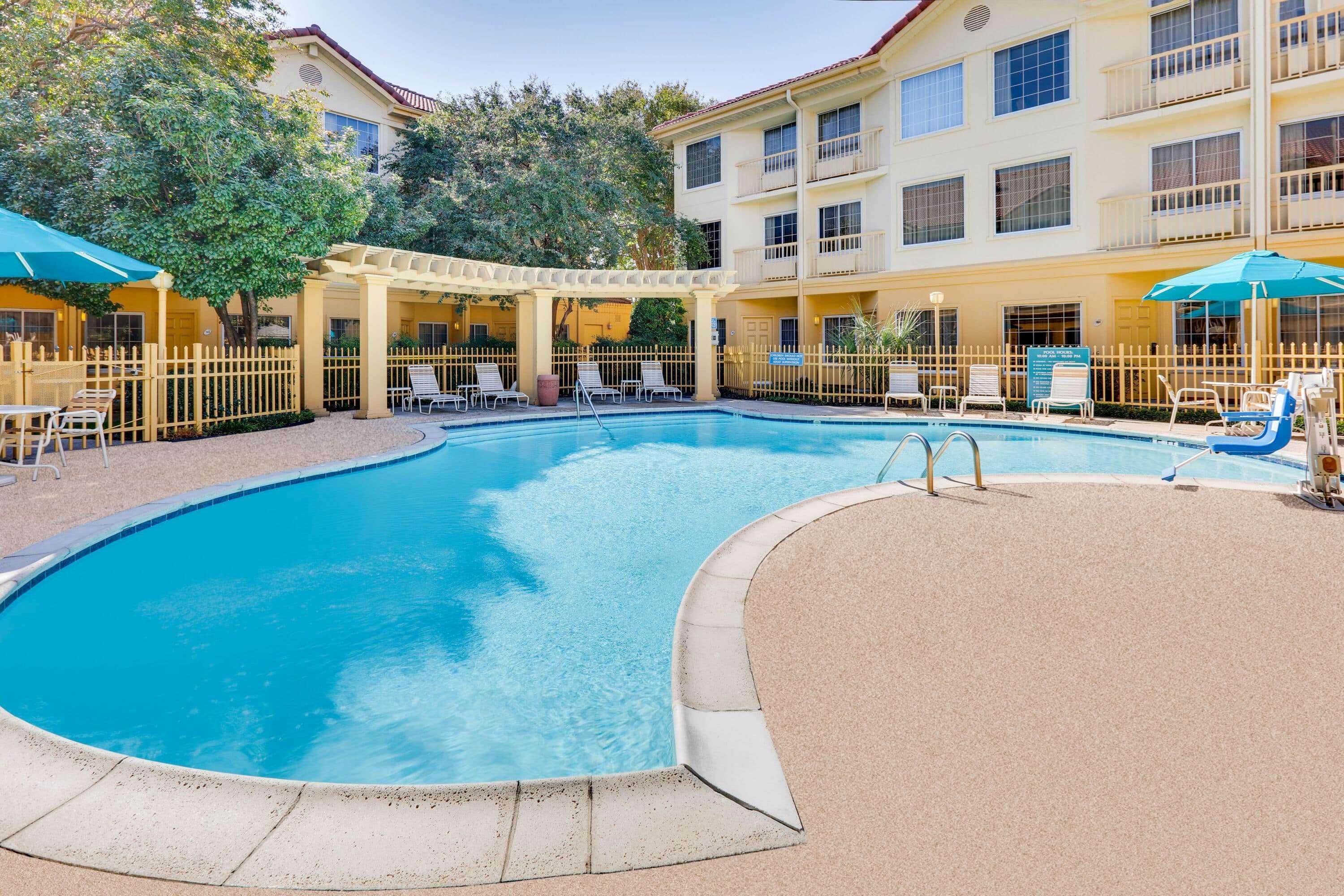 La Quinta By Wyndham Dallas - Addison Galleria Eksteriør billede